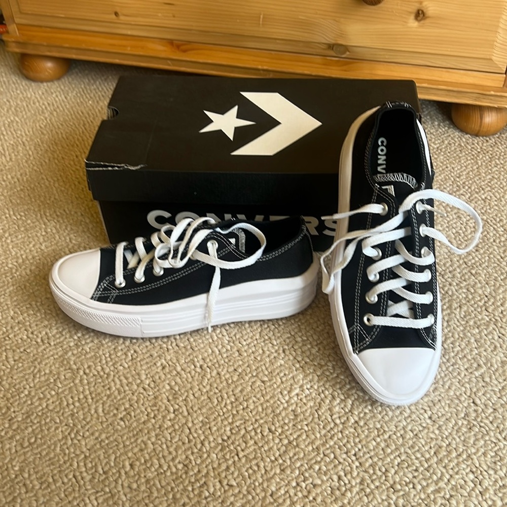 Converse NWT low rise platform sole women’s 10 - Picture 2 of 9